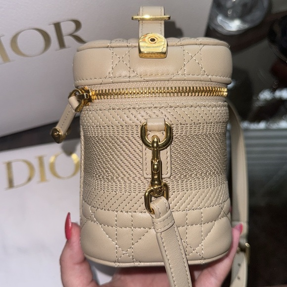 🔥LIKE NEW🔥 Dior Lambskin Cannage Small Diortravel Vanity Case Warm - Picture 7 of 13